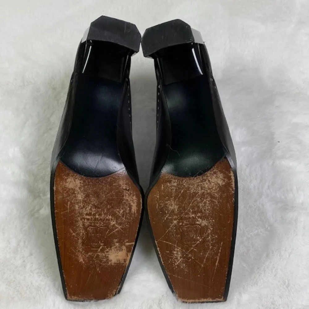 Stuart Weitzman Closed Toe Slide On Leather Heels,‎ size 7 N